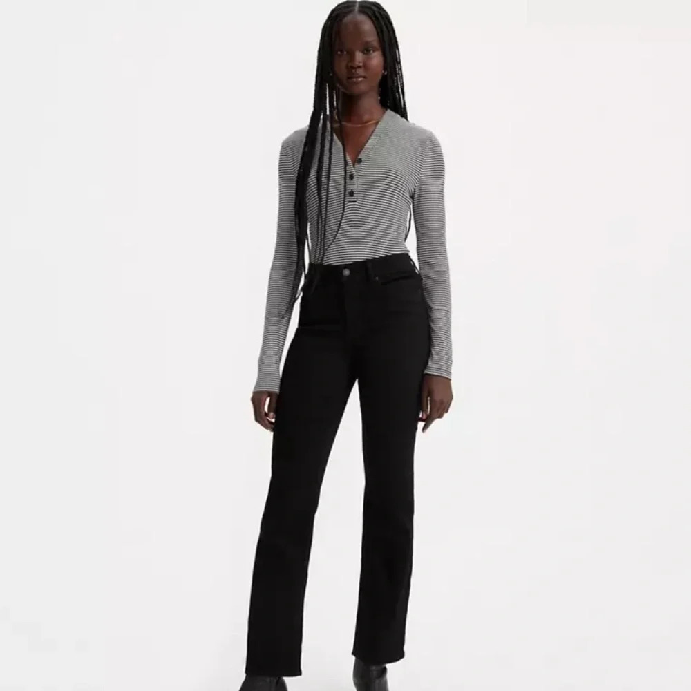 Levi's 314 Shaping Straight Leg Mid Rise Black Corduroy Pants 33x30 NWT